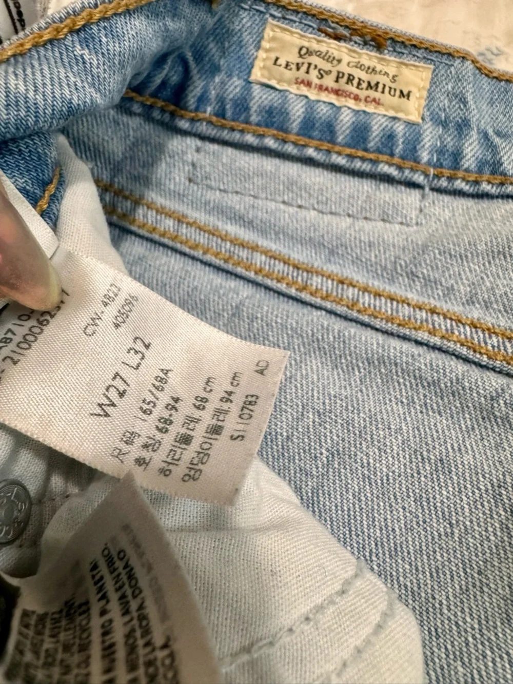 LEVI's Wedgie Bootcut Jean 27 LIKE NEW - Picture 7 of 13